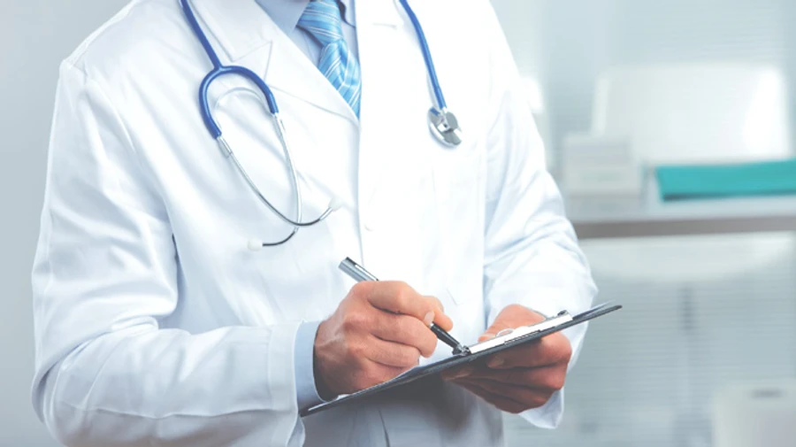 4 медикам на Львовщине объявили подозрения: умерла роженица