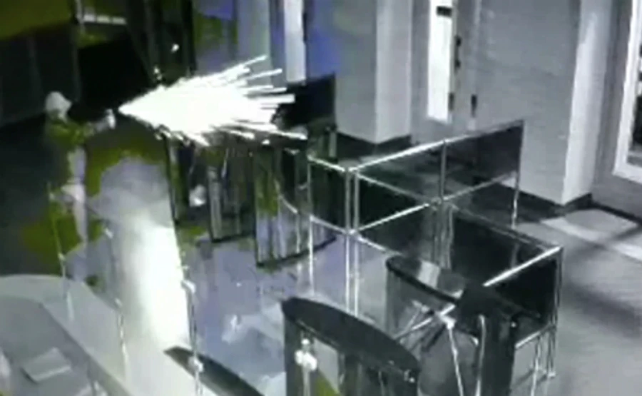 Розстріл патрульного біля Харківської міськради: у мережі з'явилося відео