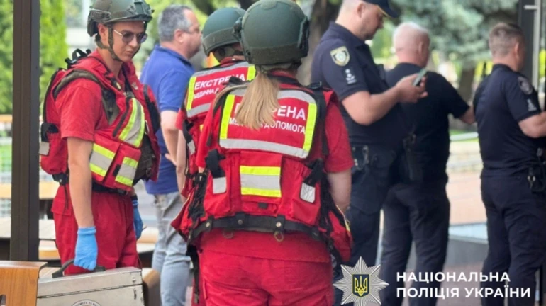 Полиция задержала мужчину, стрелявшего в МакДональдзе в Черкассах: он ранен