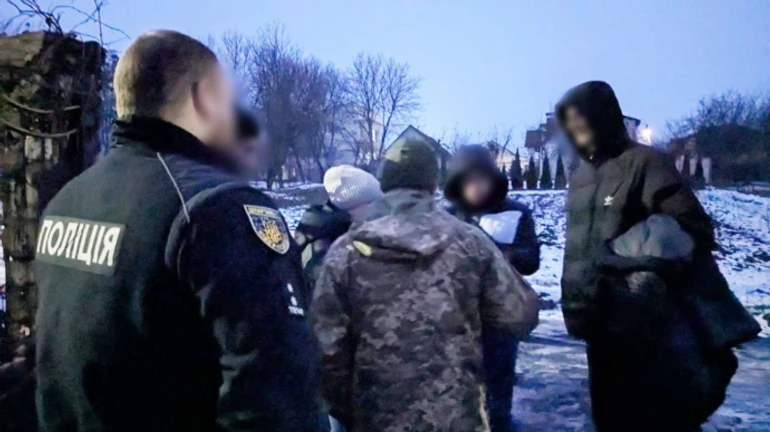 Незаконний перетин кордону військовозобовʼязаними: поліція проводить більше 200 обшуків
