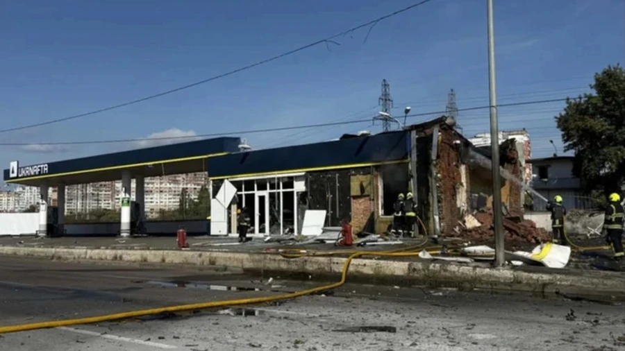 Postos de gasolina ucranianos fortificados com areia e concreto continuarão operando em meio a ataques russos