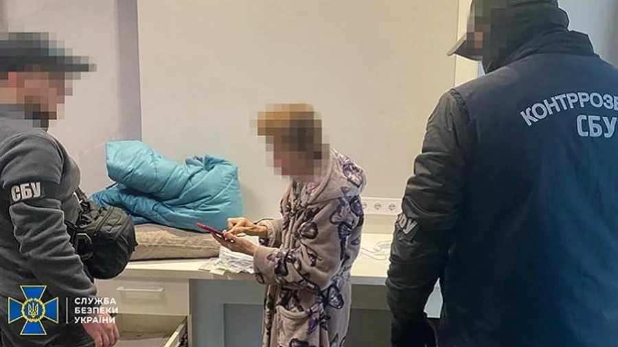 Консулка відкривала візи до України нелегалам з Азії, щоб ті в'їжджали до ЄС – СБУ