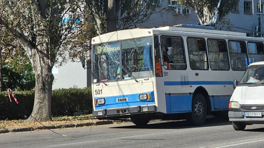 Russia attacks trolleybus in Kherson, killing police sergeant