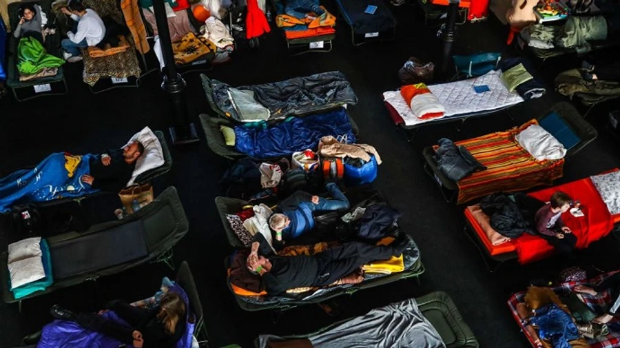 ЕС должен мотивировать украинцев покинуть Польшу – еврокомиссар