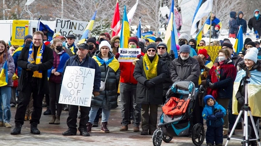 Десятки тысяч людей в Канаде потребовали закрыть небо над Украиной