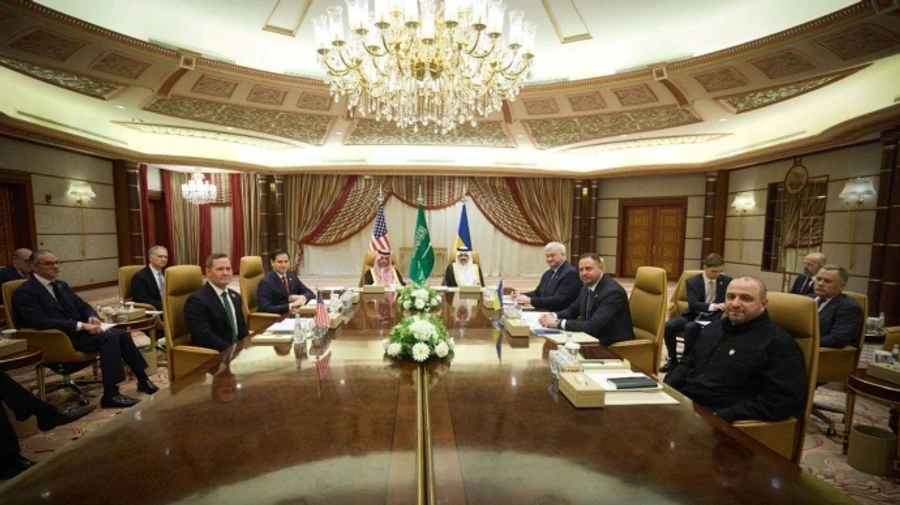 СМИ: Украинская делегация остается еще на день в Саудовской Аравии для встречи с США