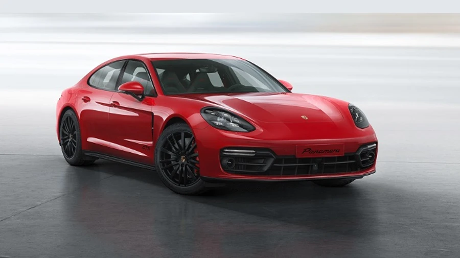 Водій Porsche Panamera встановив новий антирекорд на трасі Київ-Харків