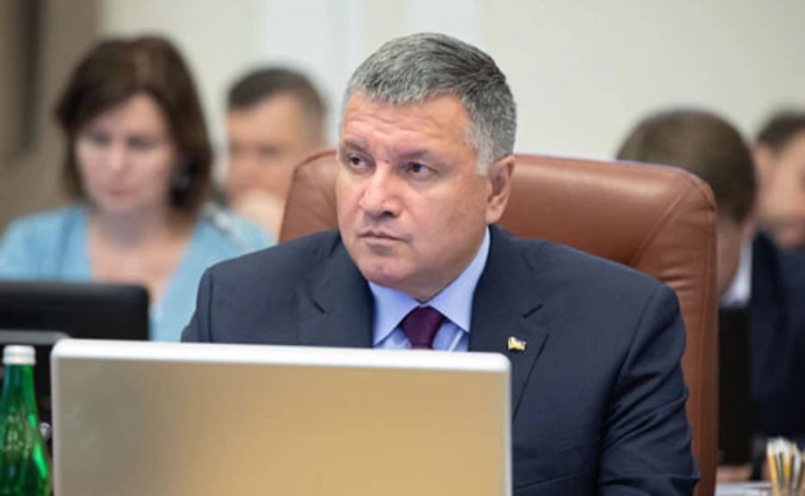 Аваков: Мы должны закрыть границу для иностранцев