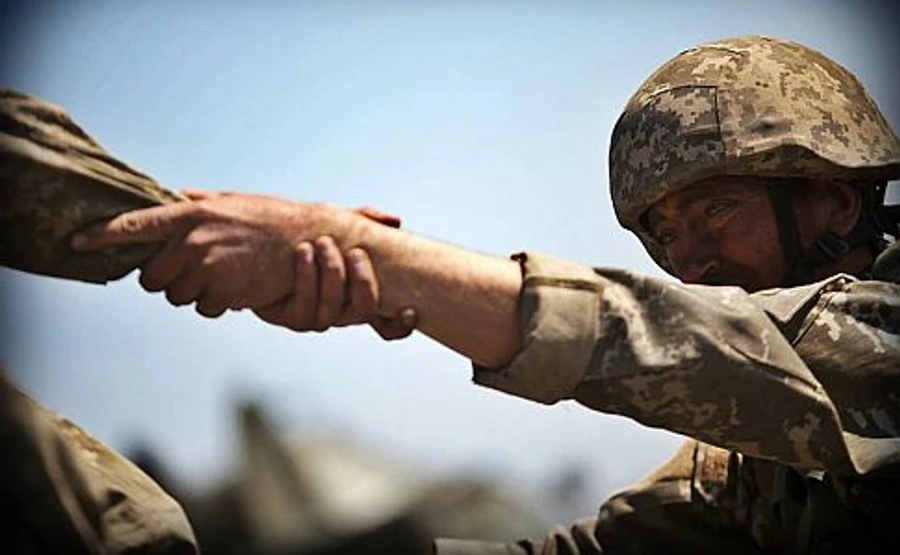 За добу в зоні АТО 2 бійці загинули, 11 постраждали – штаб