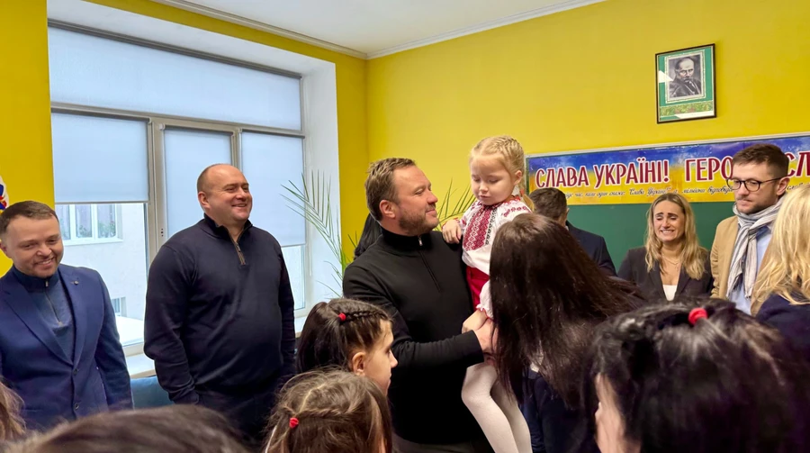 Estonia's foreign minister visits Ukraine