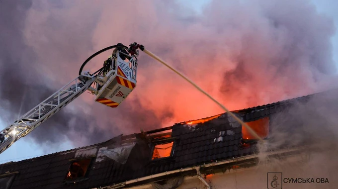 Russians hit hotel in central Sumy: fire breaks out – photos