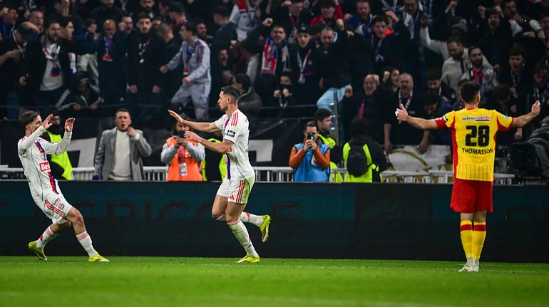 Украинец Яремчук забил дебютный гол и получил одну из лучших оценок в составе французского Лиона