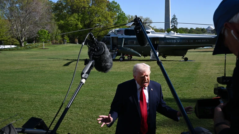 Трамп говорит, что у него будет долгий разговор по поводу Ирана с Си, но он не будет просить Китай о помощи
