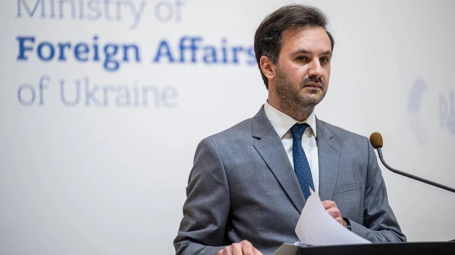 У МЗС заперечили інформацію The Guardian про евакуацію посольств із Києва