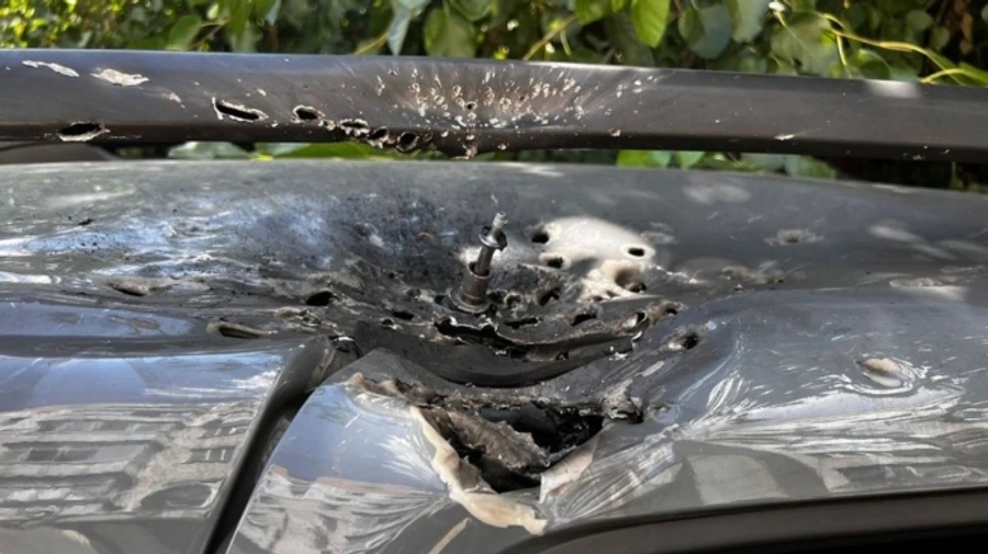 Russians drop explosive on car in suburbs of Kherson, injuring man