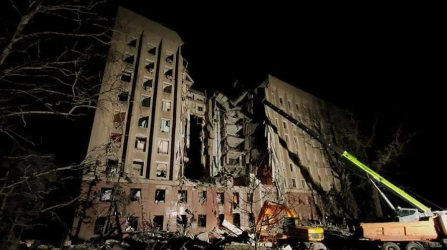 Кількість жертв удару по ОДА в Миколаєві зросла до 16-ти