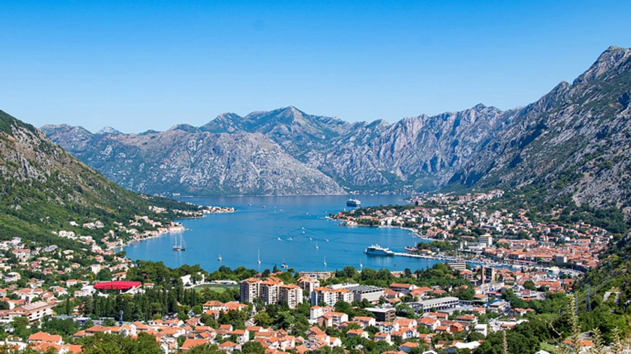 Чорногорія встановила жорсткі вимоги для в'їзду з України