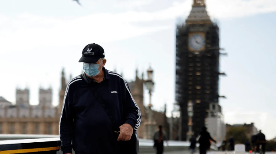 Джонсон: Пока нет оснований возвращать COVID-ограничения в Британии
