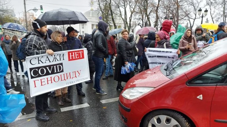 Больничные не будут оплачивать отстраненным от работы из-за отказа от вакцинации