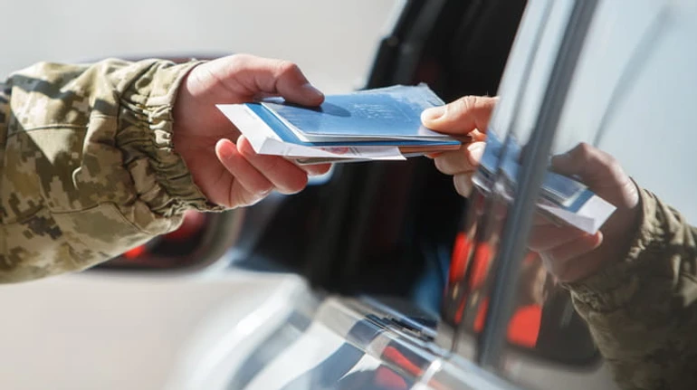 Наскільки реальна загроза для безвізу: деталі звіту ЄС про порушення з боку українців