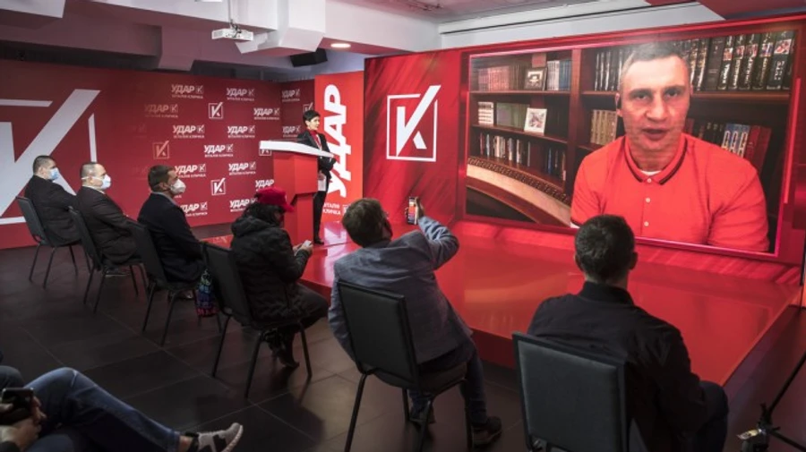 Кличко: Виборці Попова не пам'ятають, що таке йолка на Майдані і Янукович у Києві