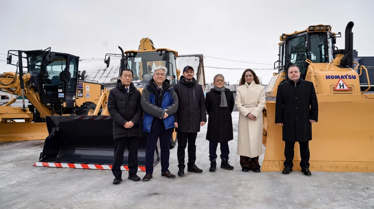 Японія передала Україні спеціальну будівельну техніку для навчального центру
