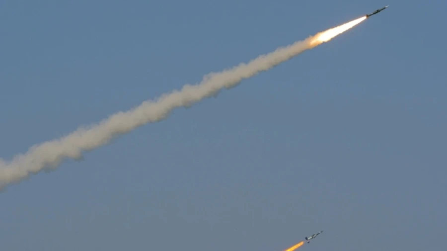 По всій Україні лунала повітряна тривога: в РФ злітав носій Кинджалів