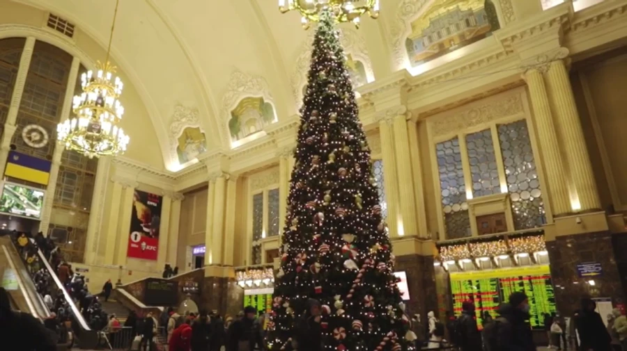 Укрзалізниця запрошує на відкриття вкраденої ялинки на київському вокзалі