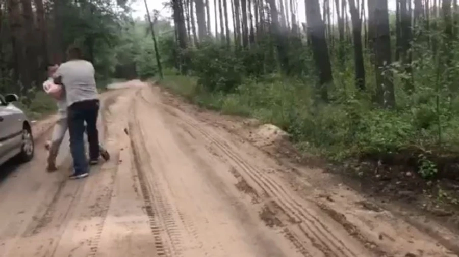 Напад на журналістів на Київщині: зловмисника встановили й вручили підозру