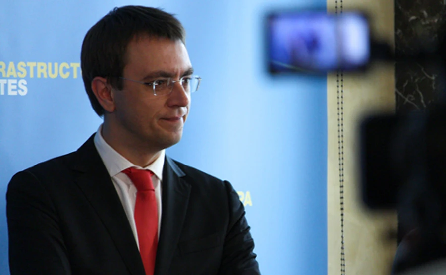 Суд отпустил Омеляна на поруки, но забрал паспорта