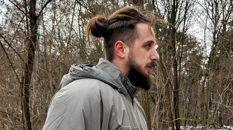 Расцветнуть фиалкой... Памяти воина и поэта Максима Кривцова