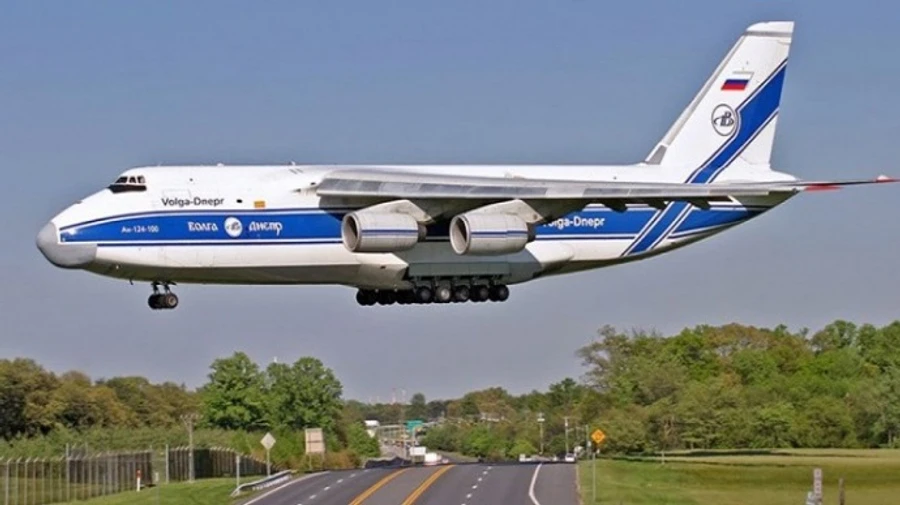 Канада передаст Украине российский самолет АН-124 – Шмыгаль