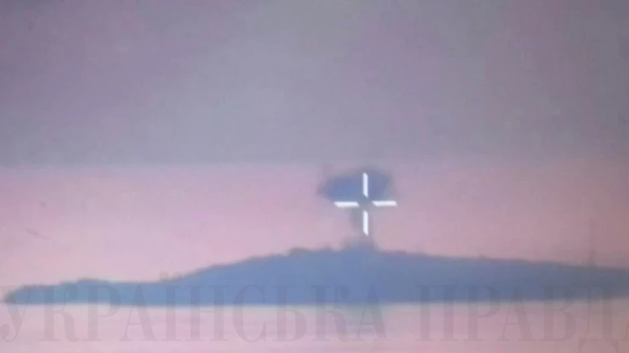 Байрактари і цивільні дрони: стало відомо, як ЗСУ корегували вогонь по Зміїному