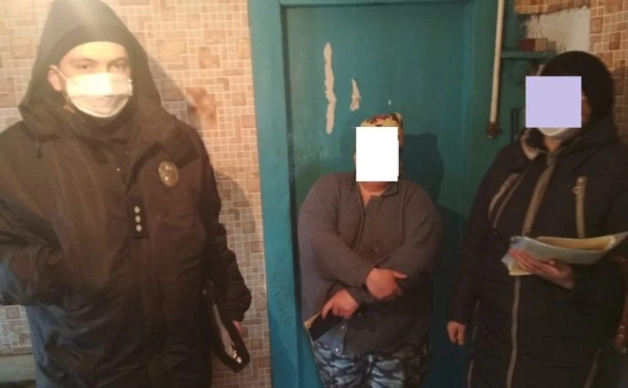 Жінку оштрафували за чутки про односельця і коронавірус