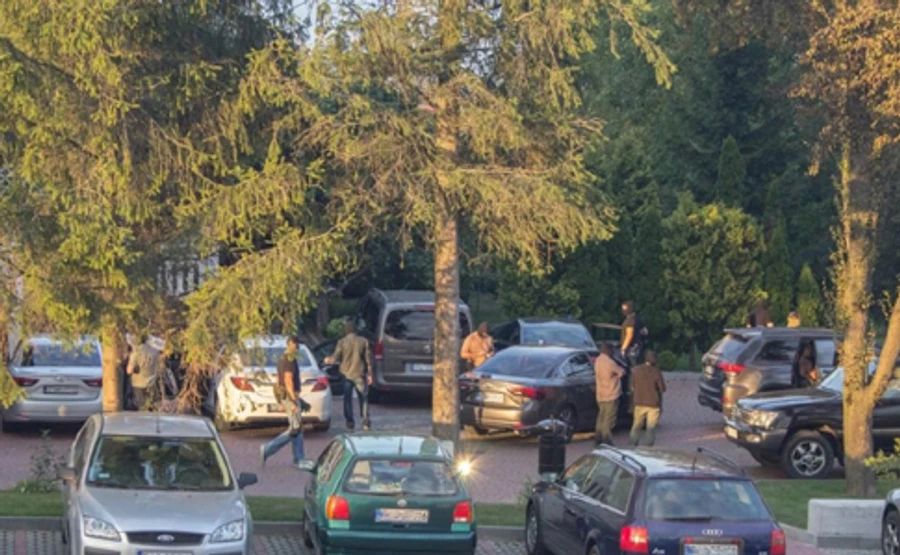 Контрабанда янтаря: В Польше задержали двух украинцев, назвались сотрудниками спецслужб