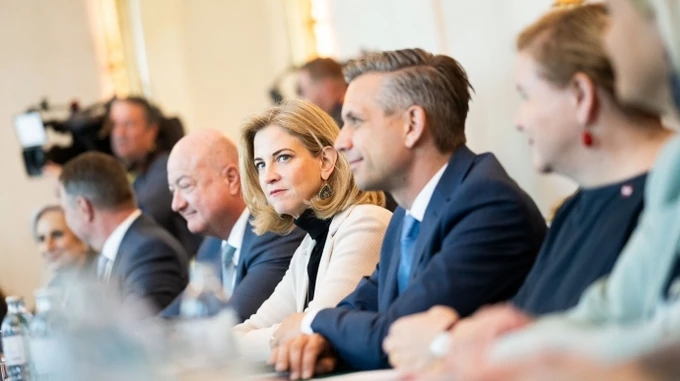 Austria's new foreign minister vows support for Kyiv in conversation with Ukrainian counterpart