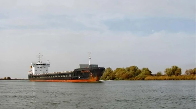 Ukraine to resume shipping through canal where dredger exploded