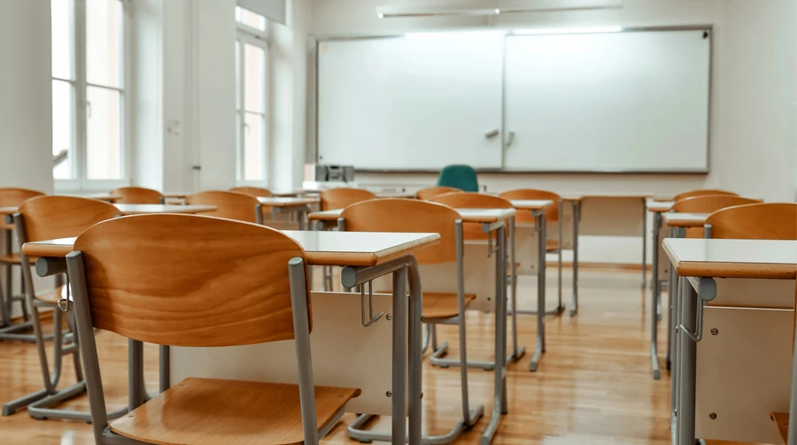 Some Kyiv schools move to remote learning as nearly 45% lack heating in two city districts