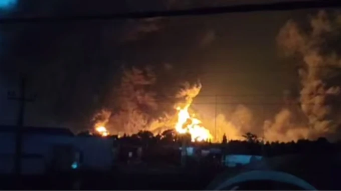 Сили оборони підтвердили ураження двох НПЗ у Росії та мосту в Криму