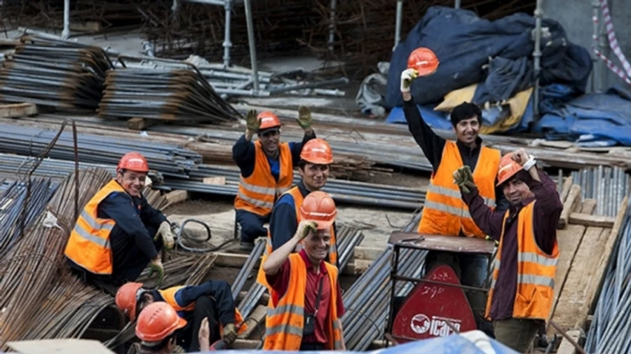 Країна велика, а нас мало – Пєсков заявив, що Росії потрібні мігранти 