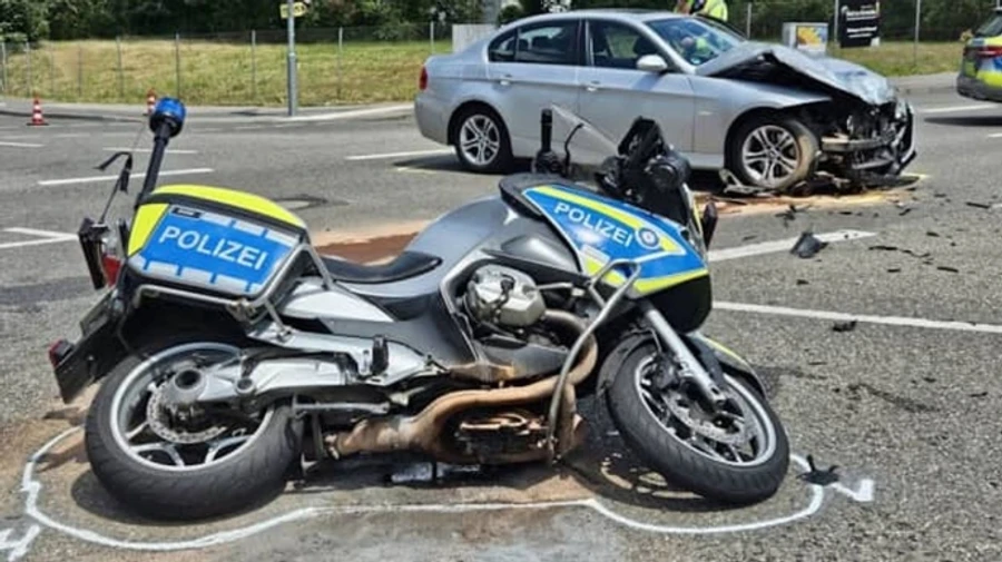 Кортеж Орбана в Германии попал в аварию, погиб полицейский