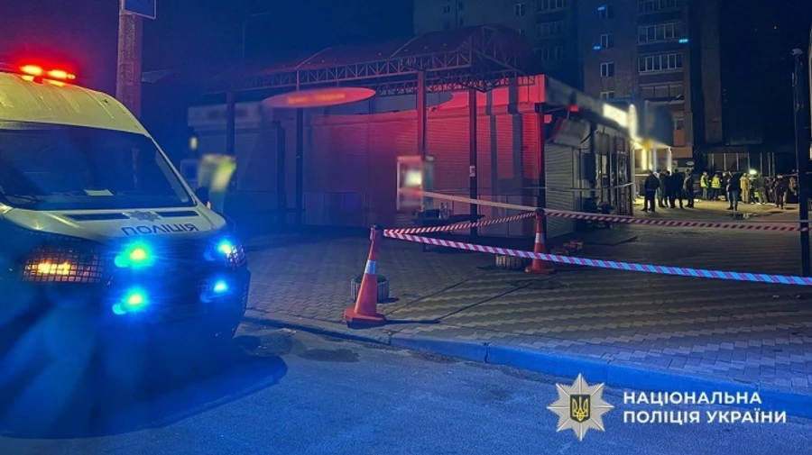 В Житомире мужчина бросил гранату в людей возле магазина и скрылся: 6 пострадавших