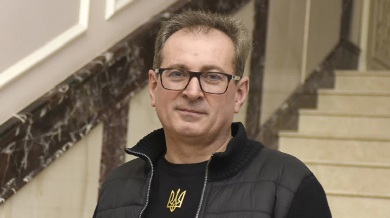 Зачем классическому театру авангардная опера и как спасать перформативную сферу во время войны: разговор с главой Национальной оперетты Богданом Струтинским