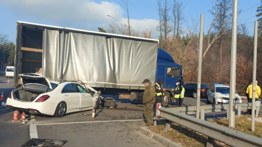 Рвана губа і вивихи: з'явились деталі ДТП зі слугою Ковальовим