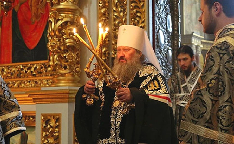 Спалах коронавірусу у Лаврі: друга смерть і COVID-19 у намісника Павла