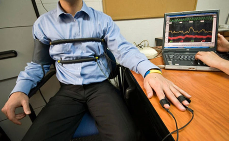 Суд разрешил допросить Порошенко с детектором лжи