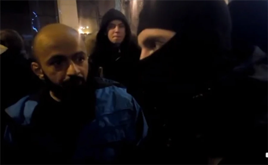 Біля будинку Профспілок поліція застосувала газ і затримала активістів