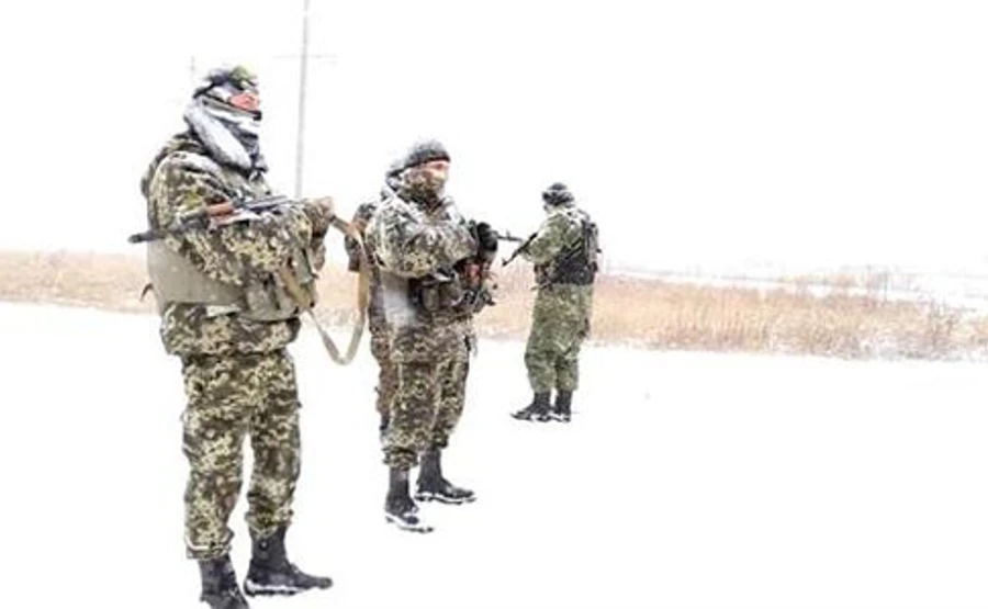 Штаб: З трьома військовими на лінії розмежування зник зв'язок