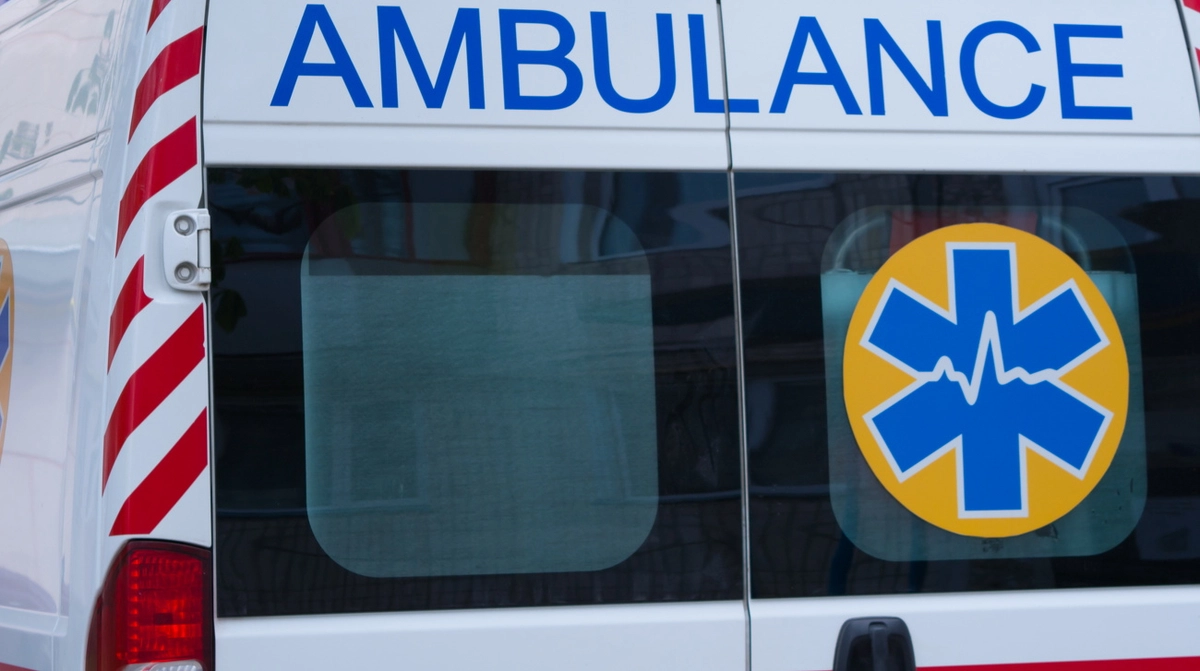 Russians hit Kherson, killing woman and injuring another