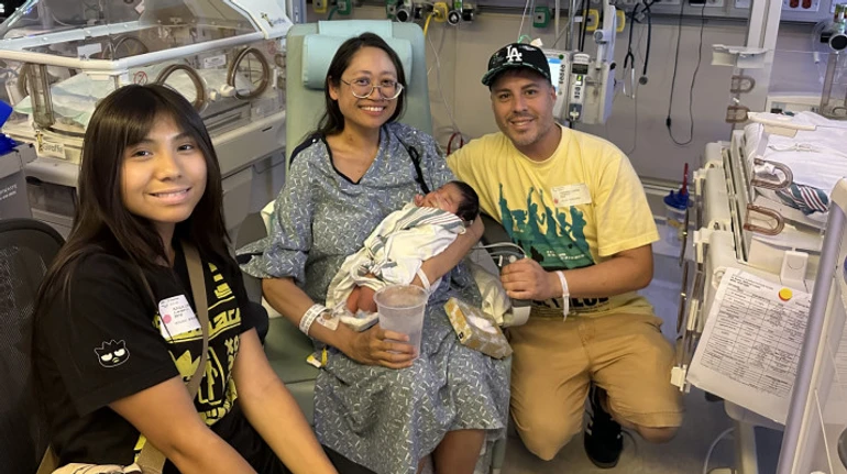 У США жінка виносила здорову позаматкову вагітність з 10-кілограмовою кістою в яєчнику